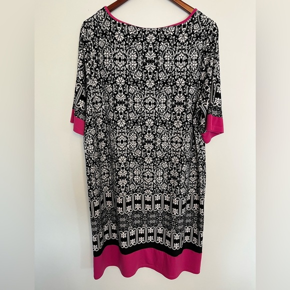 Black, white and Pink Women's dress size 1X - Picture 2 of 4